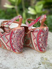 Carola Wedge - Meraki Store