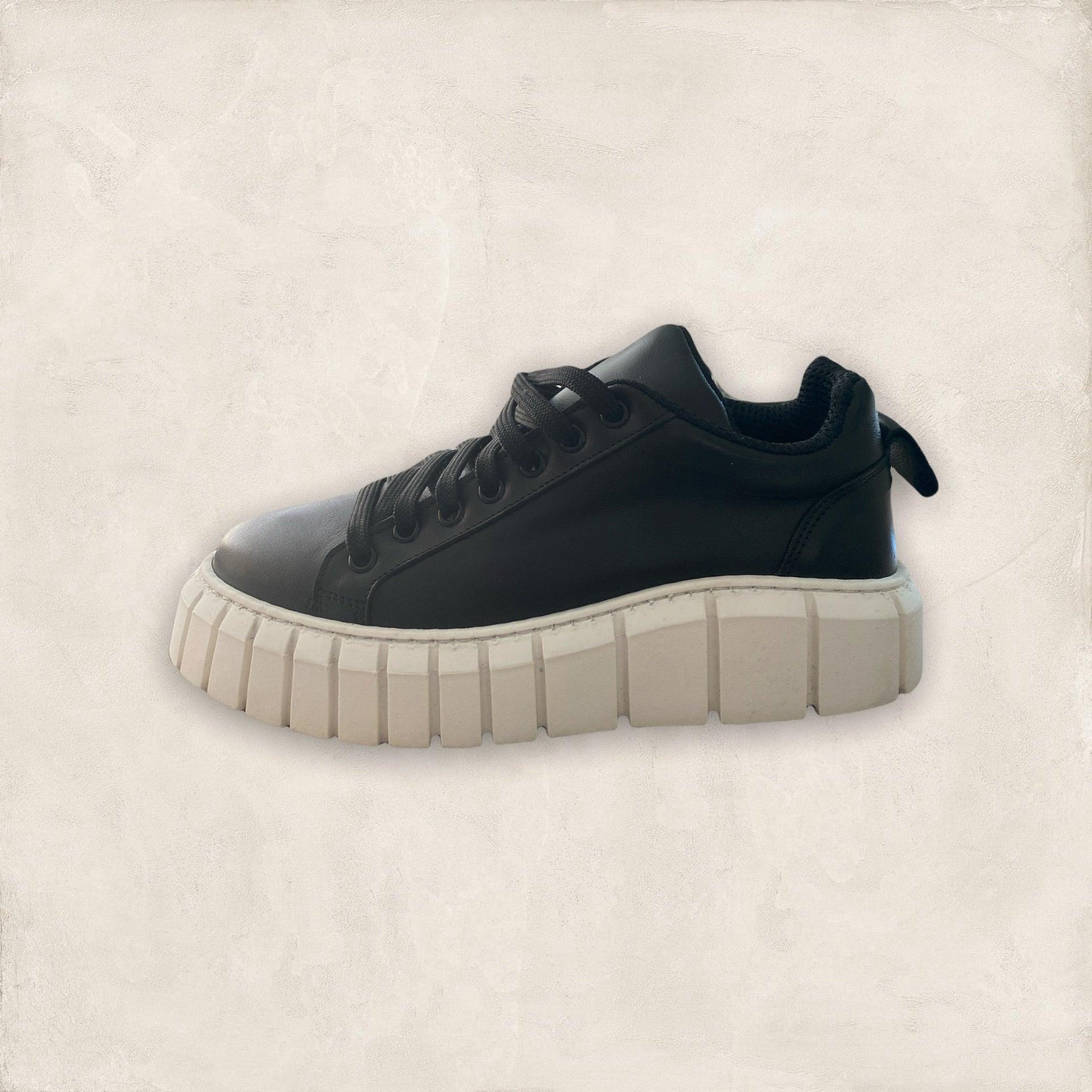 Italian Sneaker Black - Meraki Store